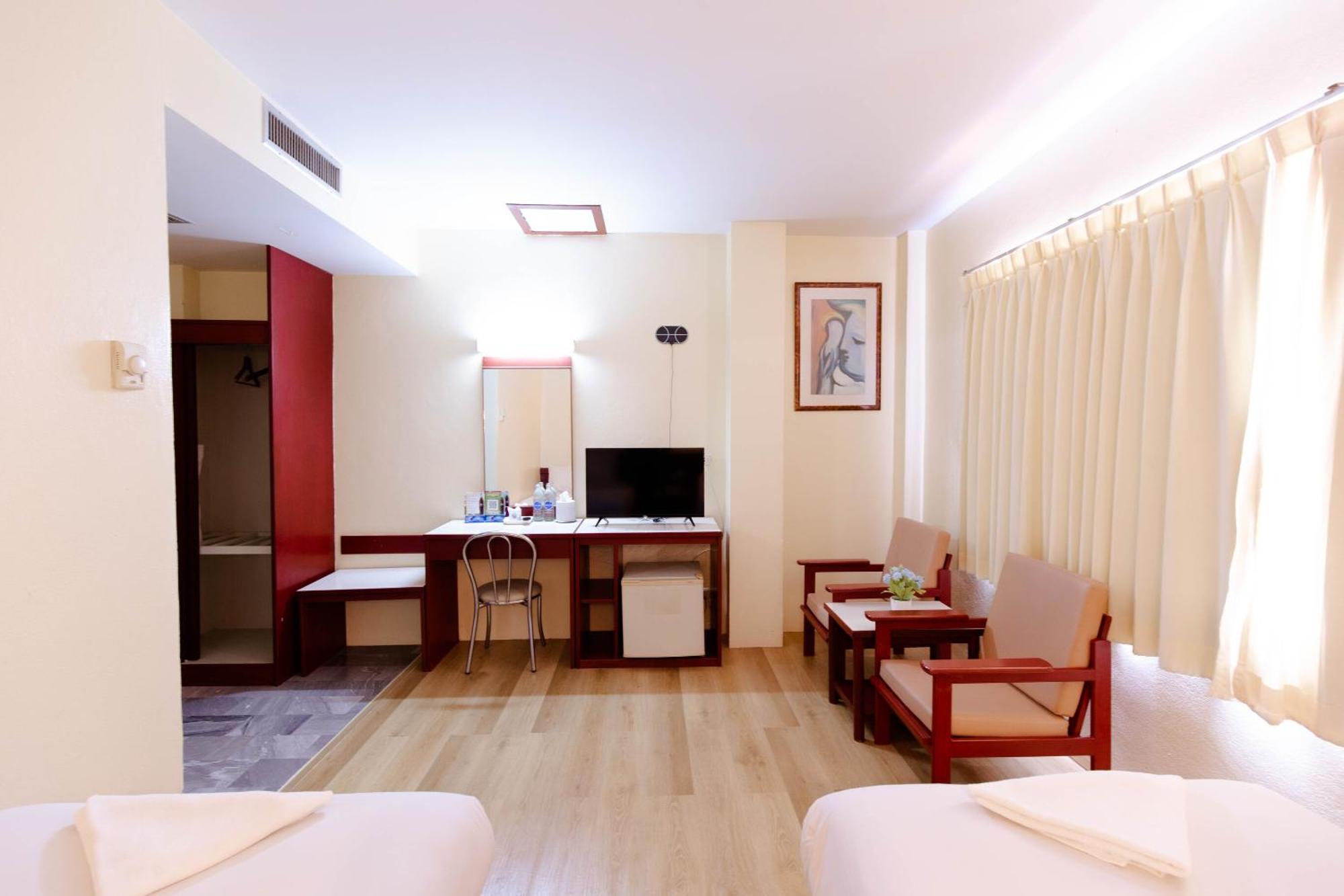 Chumphon Palace Hotel Exterior foto
