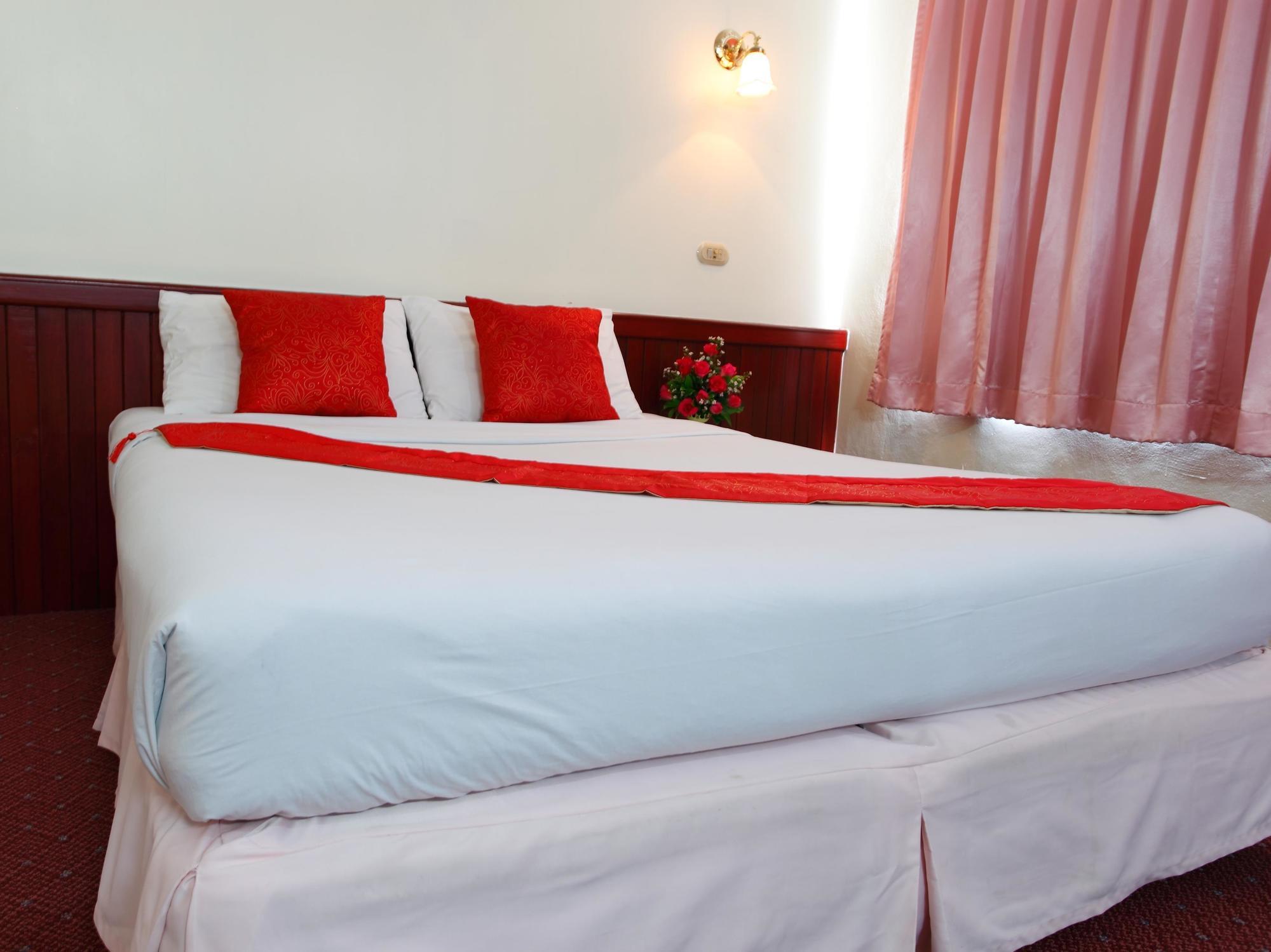 Chumphon Palace Hotel Exterior foto