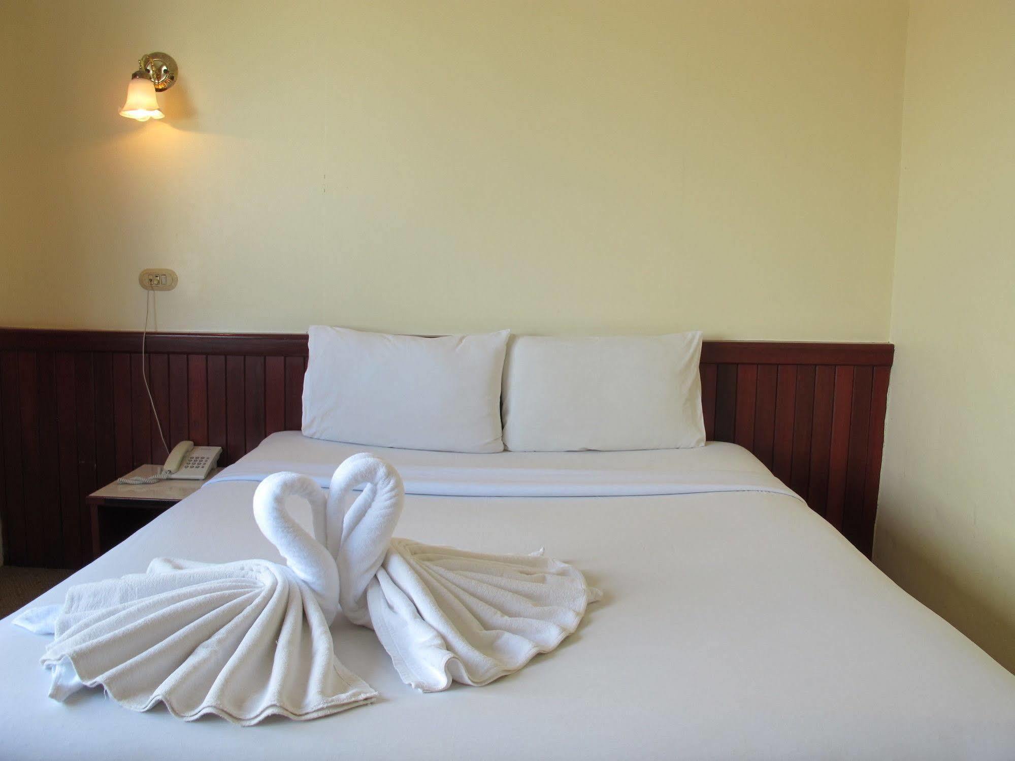 Chumphon Palace Hotel Exterior foto